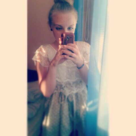 Hi this is my Twitter. My name is Maggie. ❤❤ I love @justinbieber ❤ ❤ M.Y. F.A.M.I.L.Y? #BELIEBERS ❤❤ 
My dream is to meet @justinbieber . :)-SLOVAKIA BELIEBER
