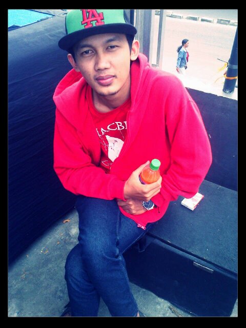 Guitarist & vocal @galaxi_punk || INDONESIA || North Sumatera