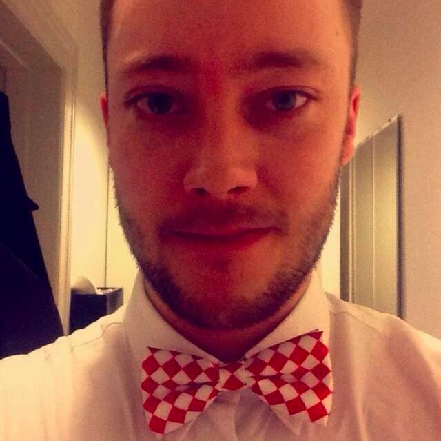 IamBearBenedikt's profile picture. Provokatør, kritiker, fodboldtosse. Tweeter om alt og ingenting.