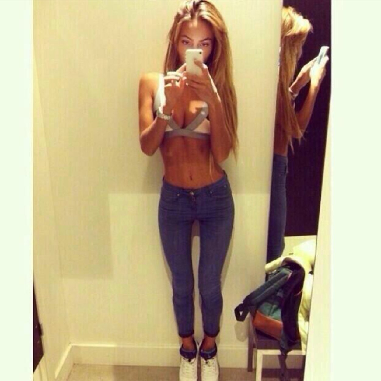 Prettyhurtsmore's profile picture. 