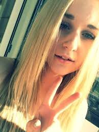 amaralasalupe3's profile picture. El error mas grande que he cometido es dejar que alguien se haya quedado en mi vida, mas tiempo del que se merecia.