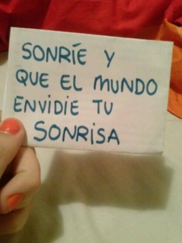 Si por gilipollas me caigo, por valiente me levanto. @_m0flos , mi niña.