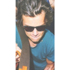 lucas connors || 19 || single || bisex || no, i don't like u