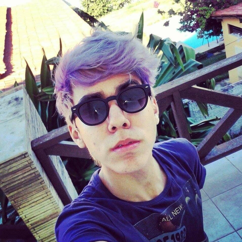 Não sou interessante,acredite. *---*
 rsrs 3