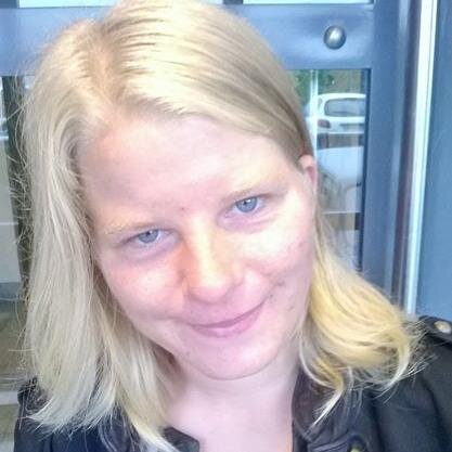 Gwendoline COLIN, #lesbienne de #Amiens en #Somme (80) dans la #Picardie en #France ; sur #Twitter pour fédérer la #communauté #lesbienne @AmiensFanClub