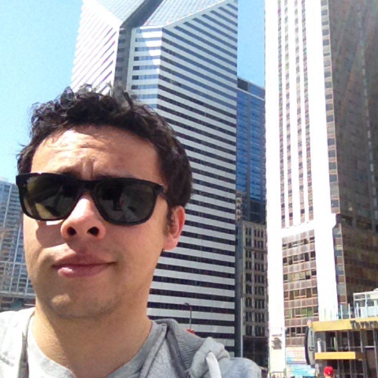 medinaed's profile picture. Me gusta el queso en exceso. 
Todas las opiniones son a título personal