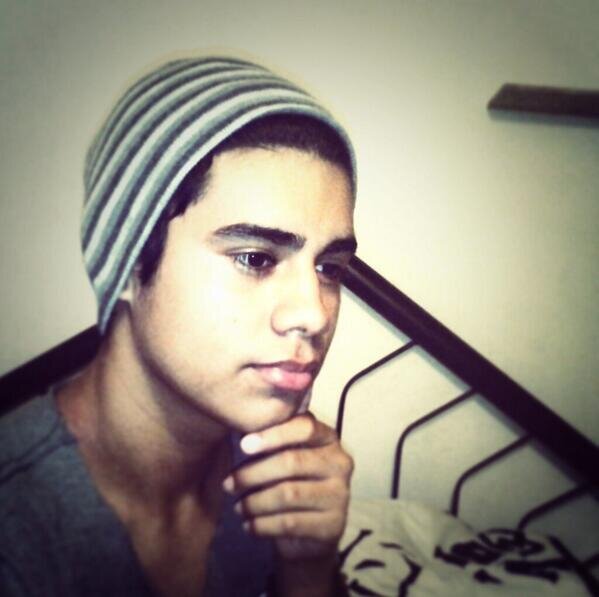 Colombia... estudiante de economia instagram: 0k_sebas   WhatsApp.. ?9