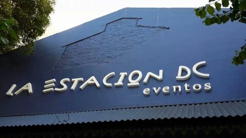 Salon de Fiestas Infantiles, y eventos corporativos. Capacidad 600 invitados.
tel: 4554-5500 de 14 a 20  hs.