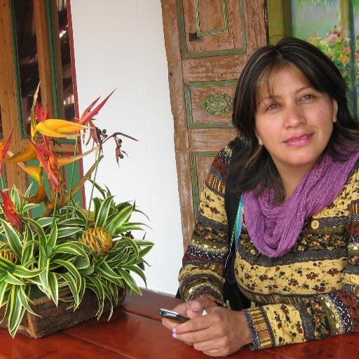 laberinto074's profile picture. Docente universitaria, investigadora en lectura, escritura, educación, literatura y áreas de la cultura en general.