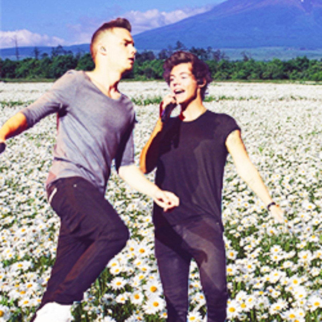 narrys_mofo2010's profile picture. (: i hate you with a passion :)