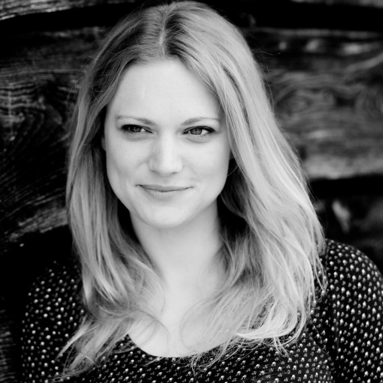Producer and Photographer. Drinker of tea, Singer of songs, Dancer of dances. Mother of children. https://t.co/dwzpsjUBm7…