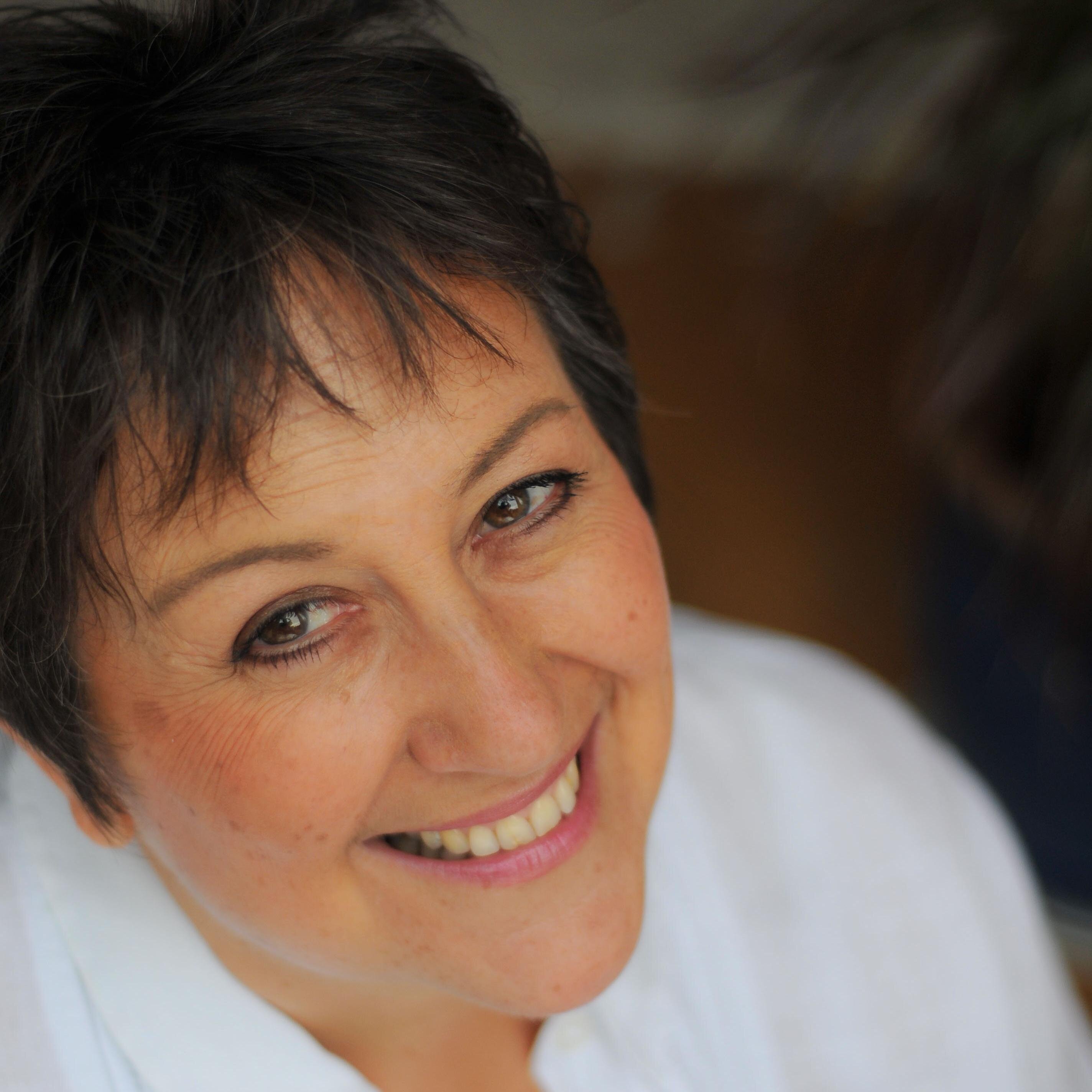 Trainer and NLP Hypnotherapist - loves sunshine!