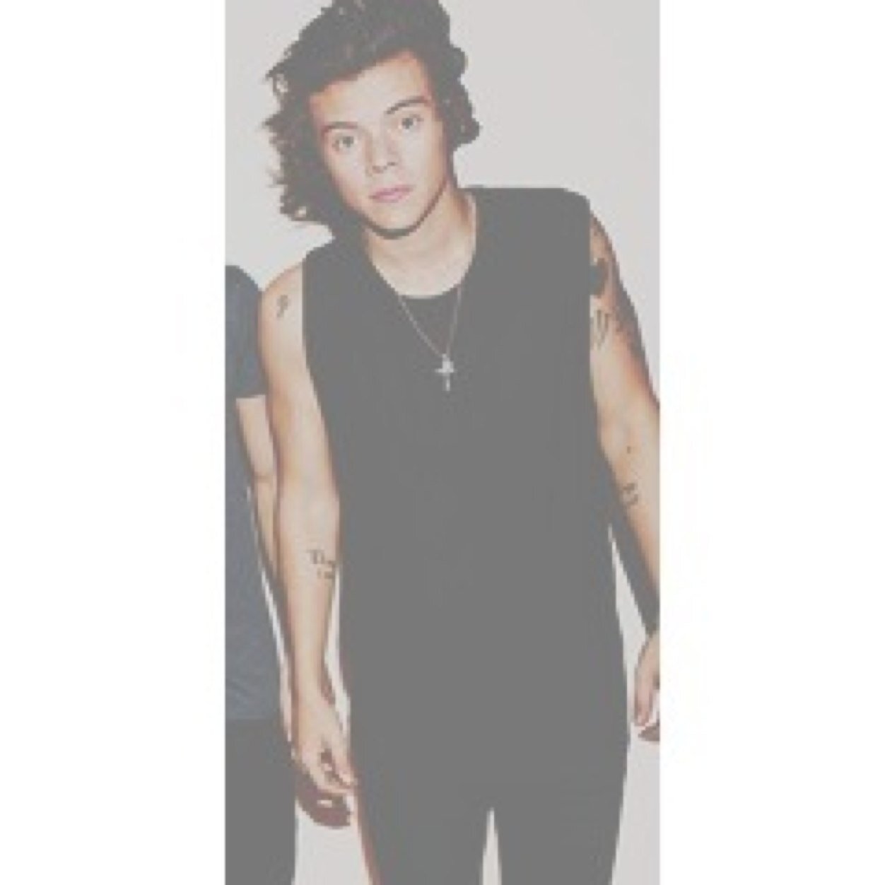 Please follow @wafflehowell bc free follow thank you ilysm