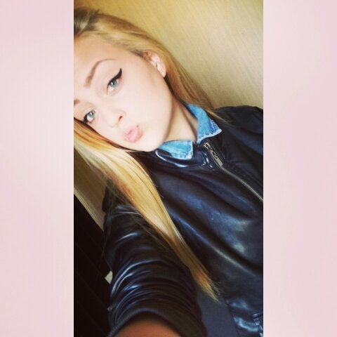 Married to @SANNiiE_                                                                                                    Insta: ciskabrunink