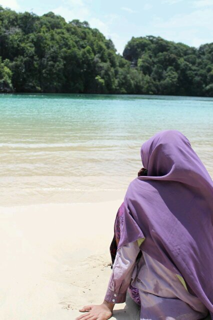Siapa pun km di masa lalu,bukan berarti km tidak berhak u/ menjadi Muslimah yg lbh baik.. La Tahzan,Innallaha Ma'ana | I'm me.. Proud to be a NURSE..(◦ˆ⌣ˆ◦)