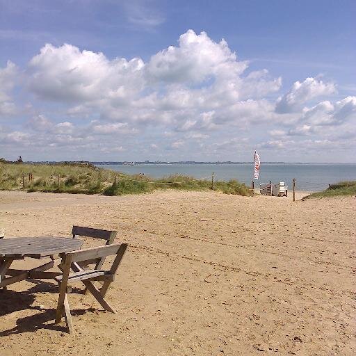 Josparkle's profile picture. Living in a beautiful Dorset village 5 mins from the sea married with a beautiful cat