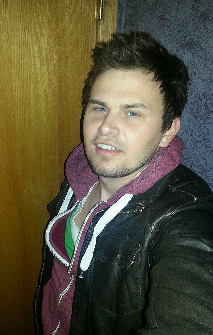 Acoustic/Pop/Rock - Singer/Songwriter looking for some LOVE!