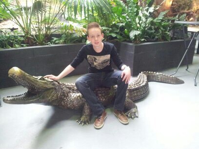 jeroenvdcamp54's profile picture. When you listen to hardstyle, you have to do two things: 'close your eyes and open your mind'