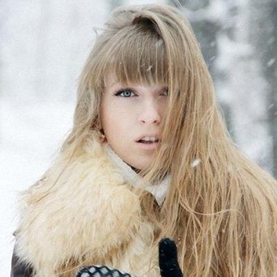 cirhuso22's profile picture. Она изобразила на лице вежливую улыбку, за которой, как за хорошей ширмой, можно было думать о чём-то своём.