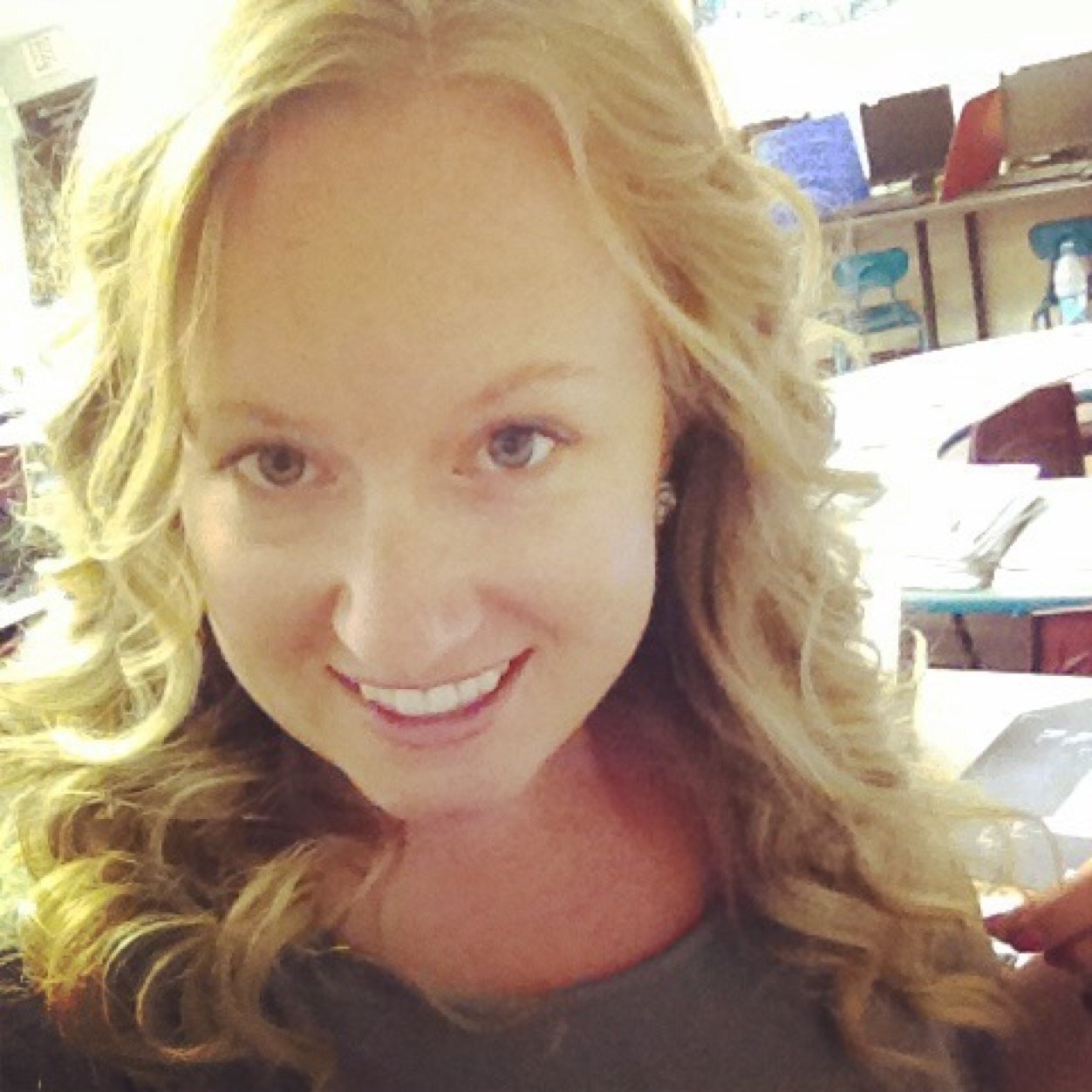 ElisEnglish's profile picture. Shes a wild one with an angel face.