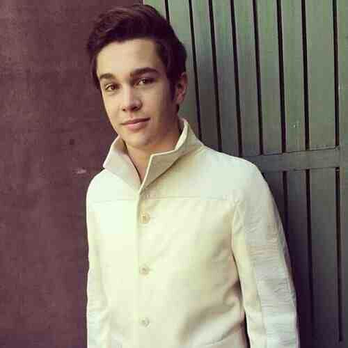 Mahomie Here.!!!♥Saw my bae 8-11-13 #TheSecert !!!!Austin follow me please.!♥♥♥ Love u Bae.♥ @AustinMahone