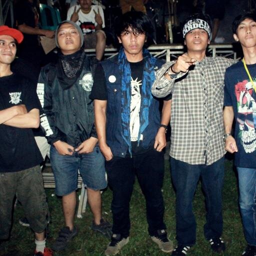 NOTB_RAPCORE's profile picture. Inilah kami dengan segala kekuranganya | Berharap dapat memberikan pesan lewat gulungan sya'ir & musik, selugas, sepedas, sekritis, & seliar mungkin