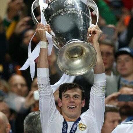 Tudo sobre @GarethBale11, o camisa 11 do @realmadrid & @FAWALES.