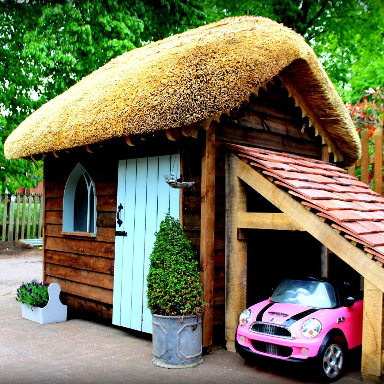 Winners of Shed of The Year! We design and handcraft exquisite garden buildings in the UK for work, rest, or play!
