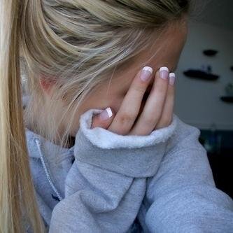 Tweeting relatable tweets and advices about life, love and friendship