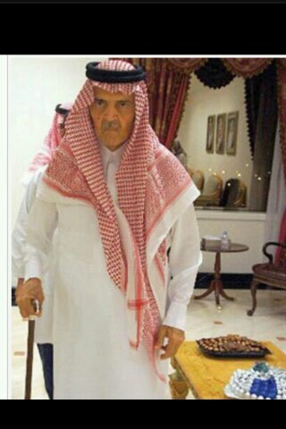 تويتر ليس موقع للتعارف فإذا رأيتني أتابعك فأنا اتابع افكارك ليس شخصك ( )