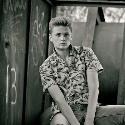 bottsutor88's profile picture. Болезнь ревнивца столь злокачественна, что решительно всё превращается ею в пищу для себя.