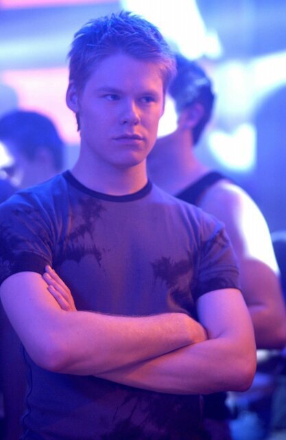 Following my own destiny. Artist by day, party boy by night...With the help of Brian. [MC-RP/Gay/21+]