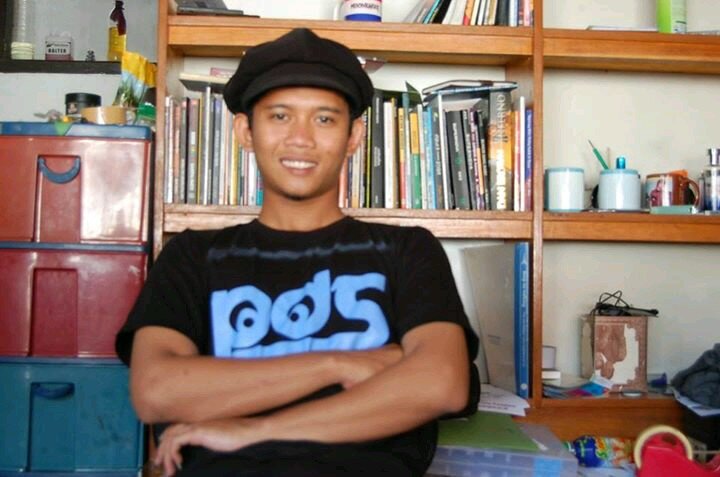 Hidup ini bukan hanya tentang kebahagiaanmu sendiri, namun tentang berbagi kebahagiaanmu bersama orang lain.