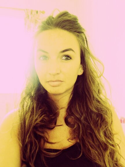 London based freelance Makeup Artist and Hair Stylist