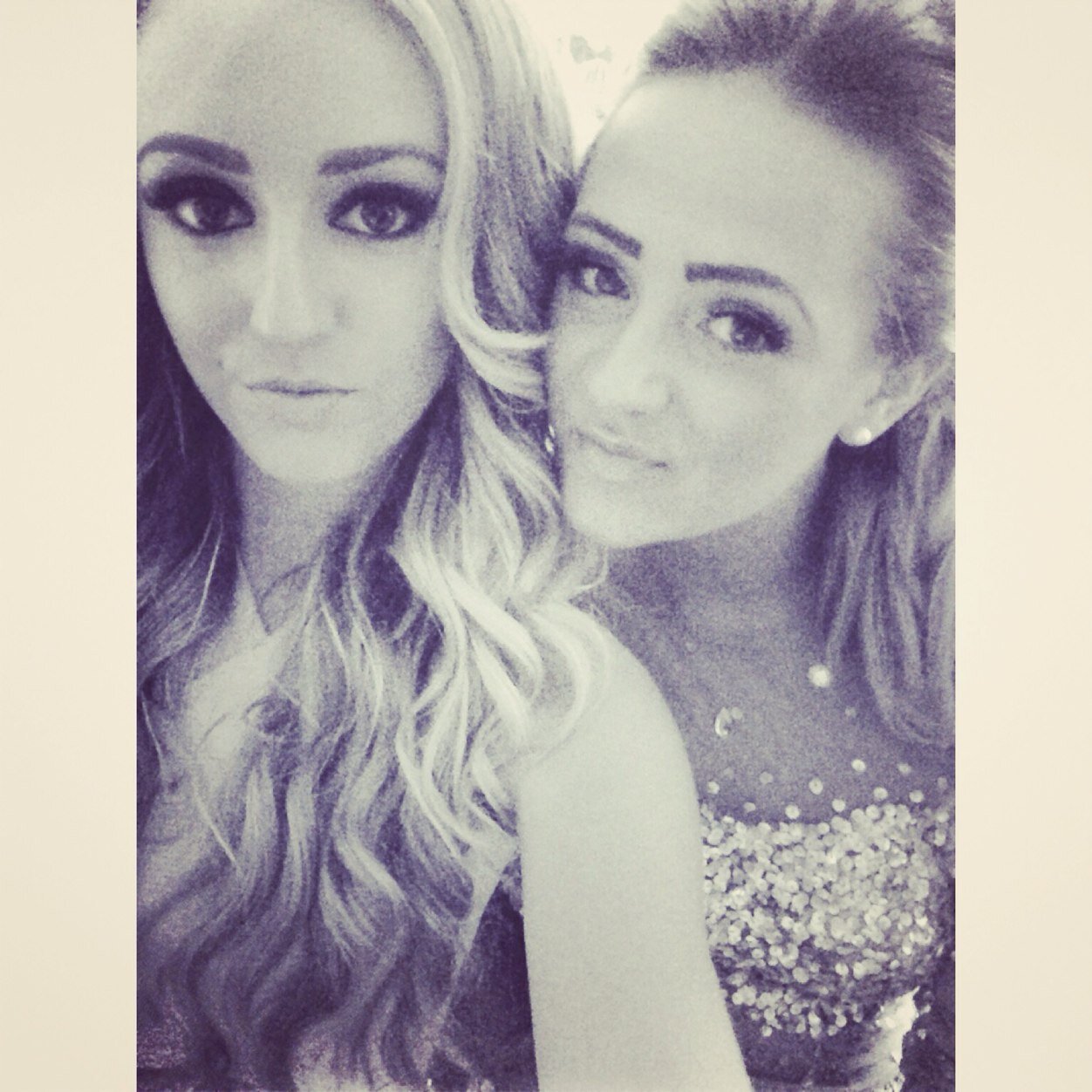 MsCStringfellow's profile picture. Tan me gorgeous, paint my toes, wax my bits & powder my nose