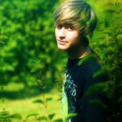 hombchick85's profile picture. У себя дома первый бокал обычно пьют за здоровье, второй - ради удовольствия, третий - ради наглости, последний - ради б