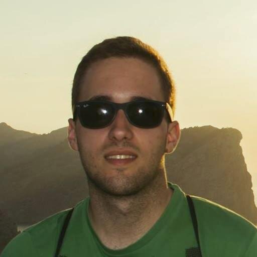 Graduado en Ingeniería Informática. Árbitro y apasionado del balonmano.