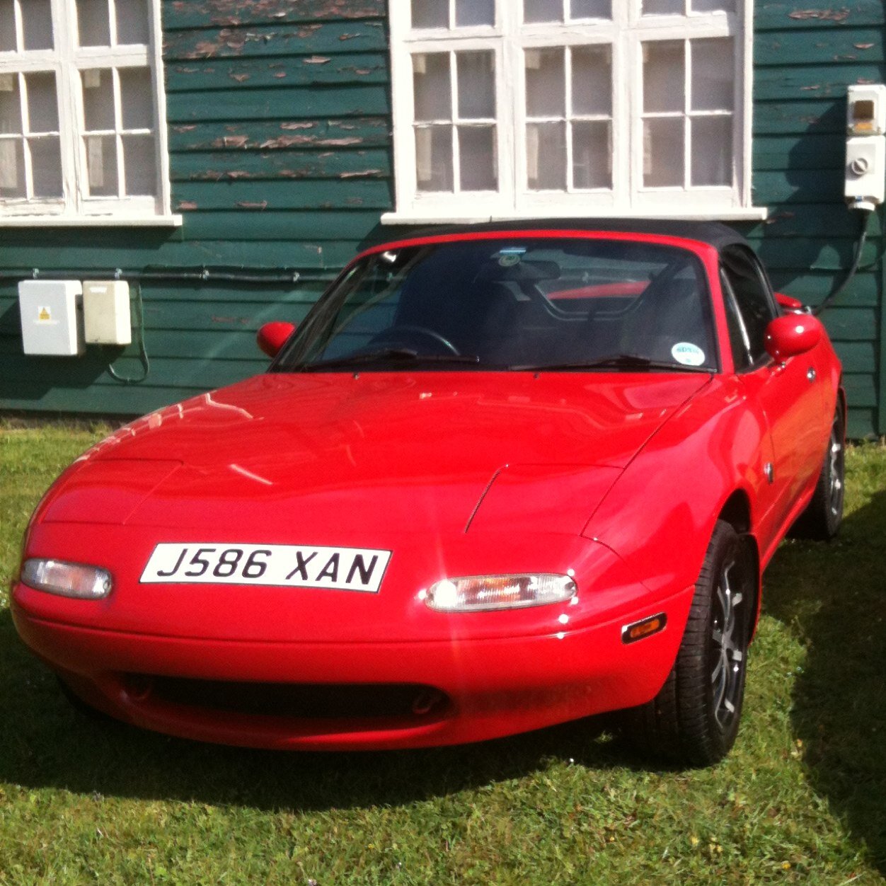 mixperrett's profile picture. 