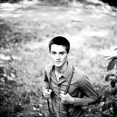 liascur86's profile picture. Благодатны дни юности. Старость любит возвращаться к ним сквозь туман времени. Старец вспоминает в сумерках о солнечных