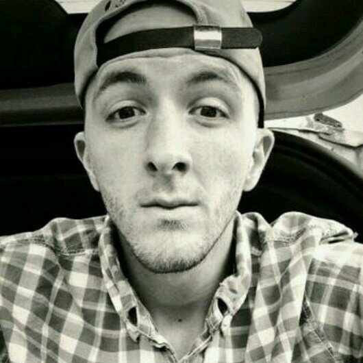 i just think there's more to life then these mountains , im load up and see the world [Explorer] [Writer] [Hippie] [entrepreneur] born 1991