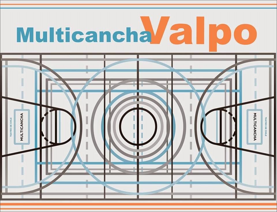“Multicancha Valparaíso” surge como adaptación del trabajo desarrollado por la directora teatral Manuela Infante en la creación de la obra “Multicancha”.