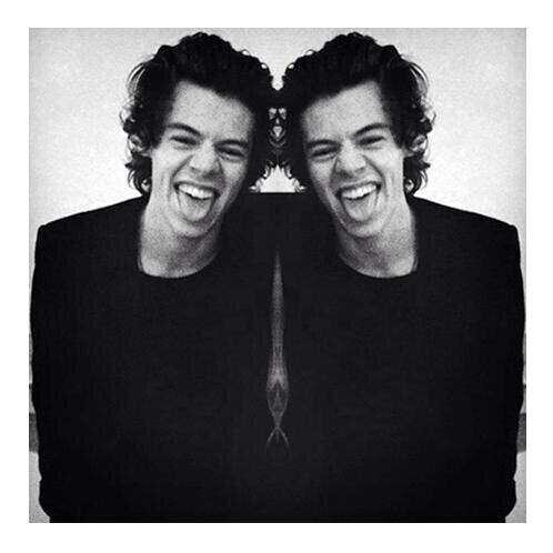 nonsensehxrry's profile picture. sometimes I acc go downstairs and socialize