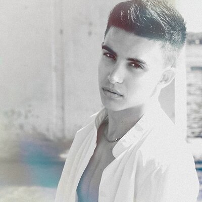 rubti89's profile picture. Верность труса иль глупца — не опора господину.