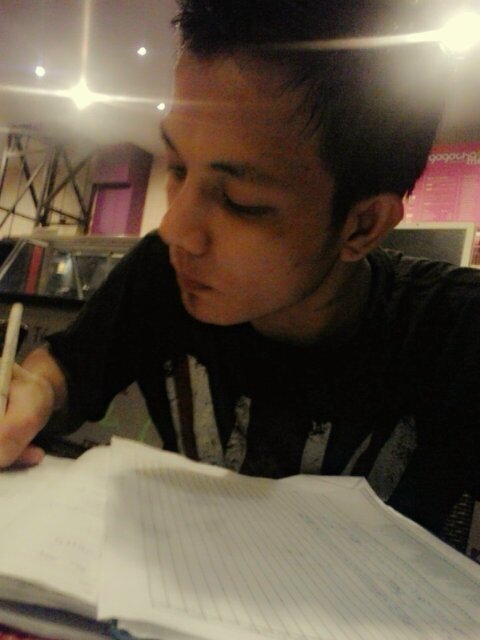 This is my life..!!Hanya sya yg mengerti ke'ada'anku..kebahagia'an sya dan jalan kehdupan sya.krna hnya saya yg rasakan.