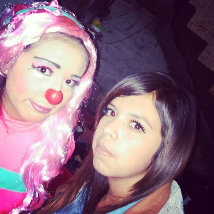 sOy una chava alegre, divertiida, risueña, amigable.
m gusta divertiirm muzhO.
y apesar d los problemas siiempre sonriioO.
=D