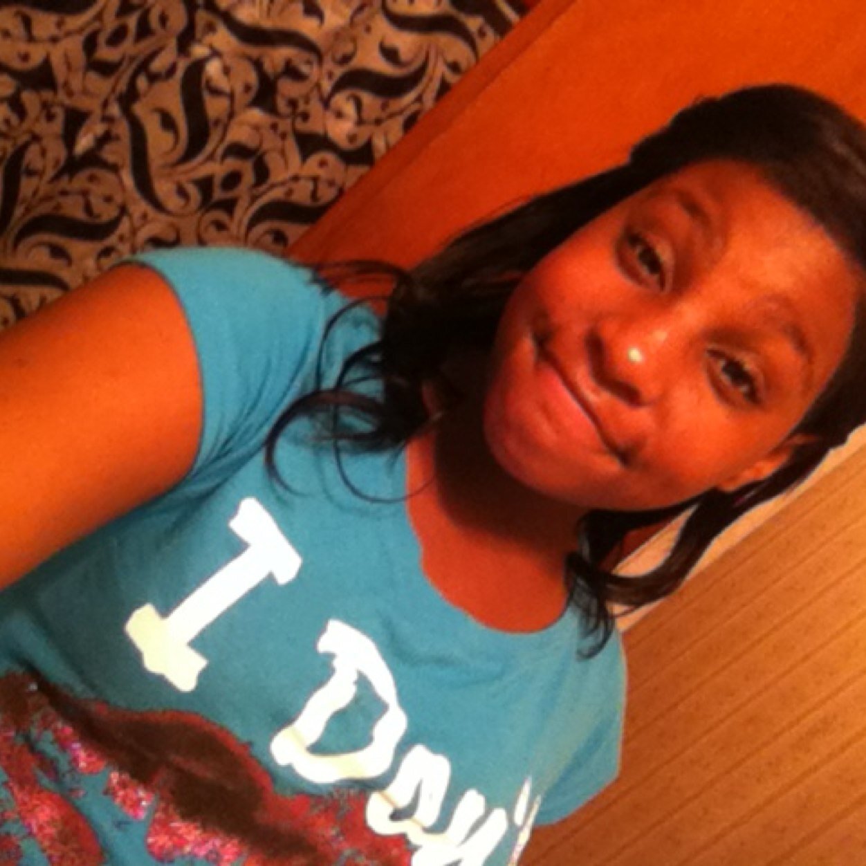 I love to dance and sing im a sibling of three and yes i am the oldest and sometimes its really difficul#GOD #TeamOMG