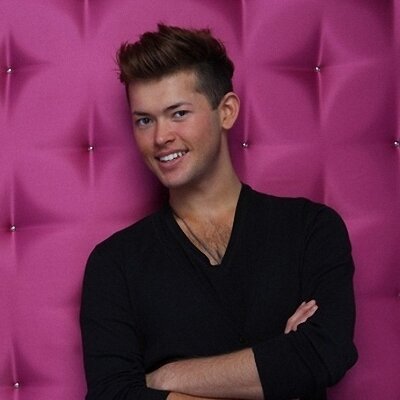 ttitiq75's profile picture. Самая большая ошибка — пытаться быть приятнее, чем ты есть.