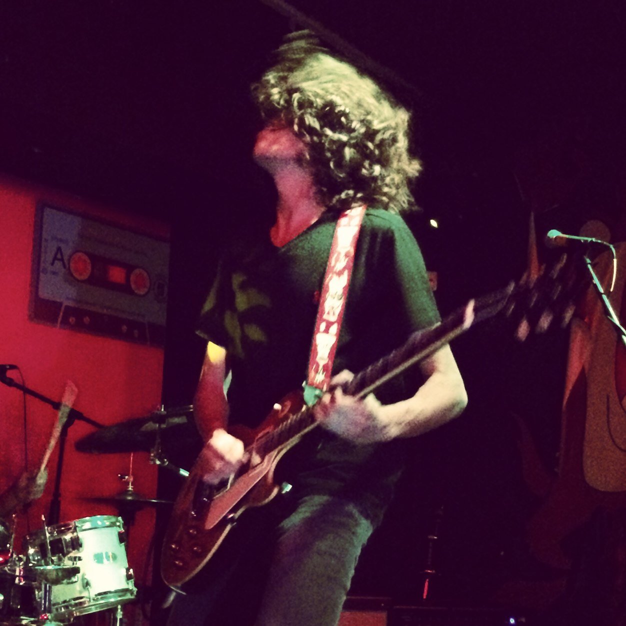 Guitarra/Voz @redfuzzband https://t.co/RU9gHeoyAm