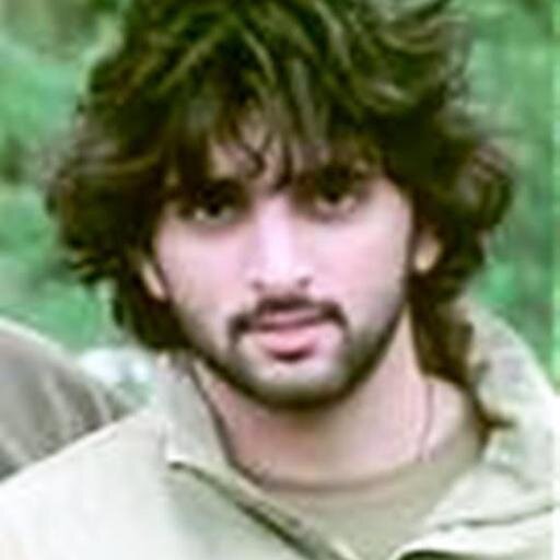 اماراتي وافتخر بشيوخي الكرام  زايد على كل العرب (بالوفا زاد)..
ساق المراجل لين وقف عددها..
الله يرحمك يابونا زايد