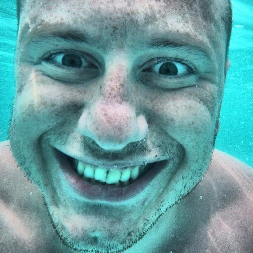 😀